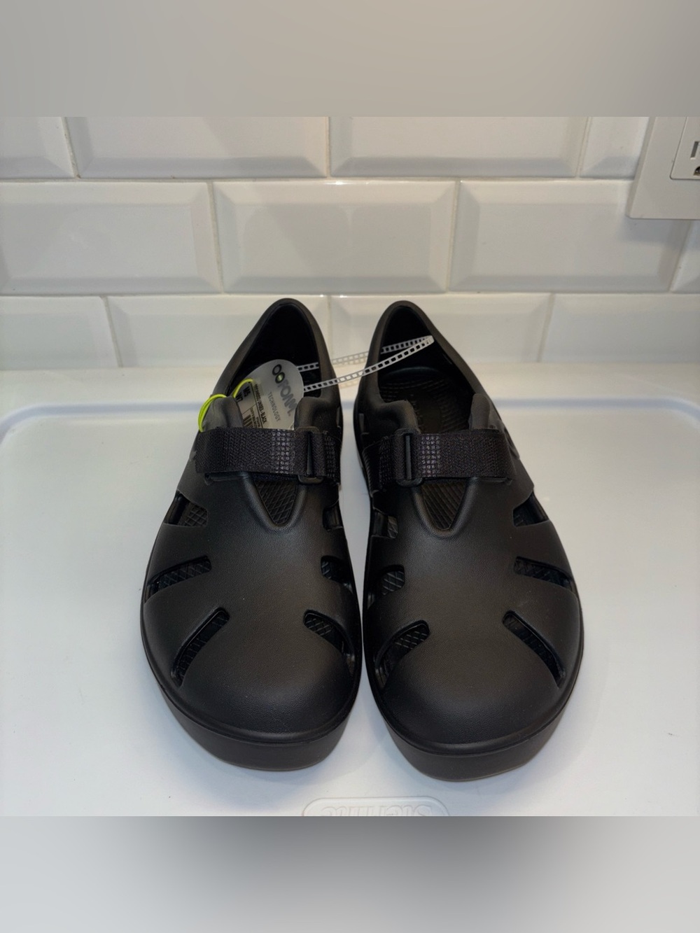 Oofos Oocandoo Sport Recovery Lightweight Sandals Women’s Size 7 NWT - Picture 2 of 7